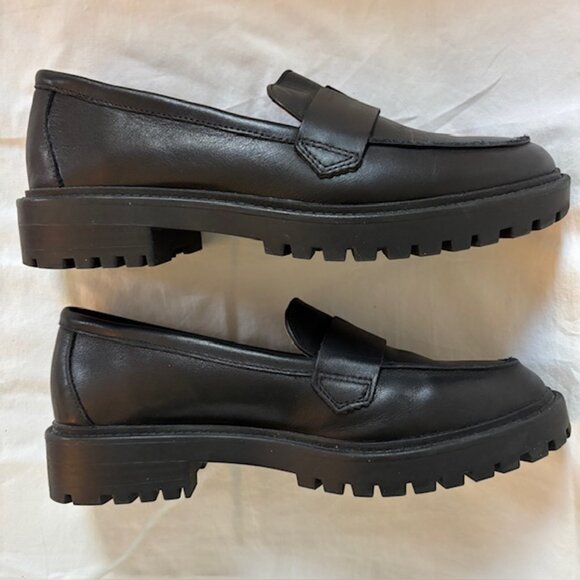 Banana Republic Black Leather Vee Strap Lug Loafers Women's Size 7.5 - Picture 11 of 11